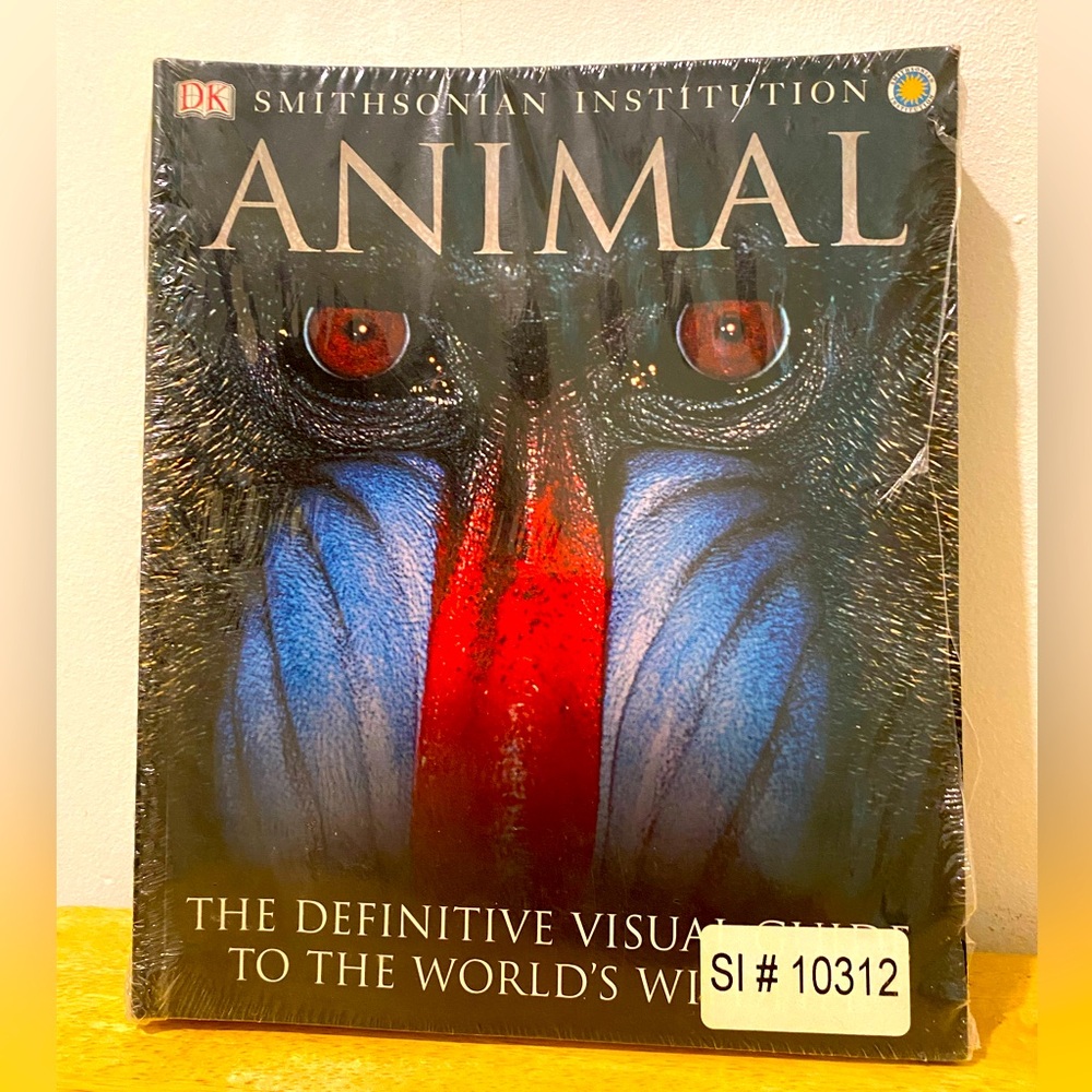DK Smithsonian institution ANIMAL book BRAND NEW